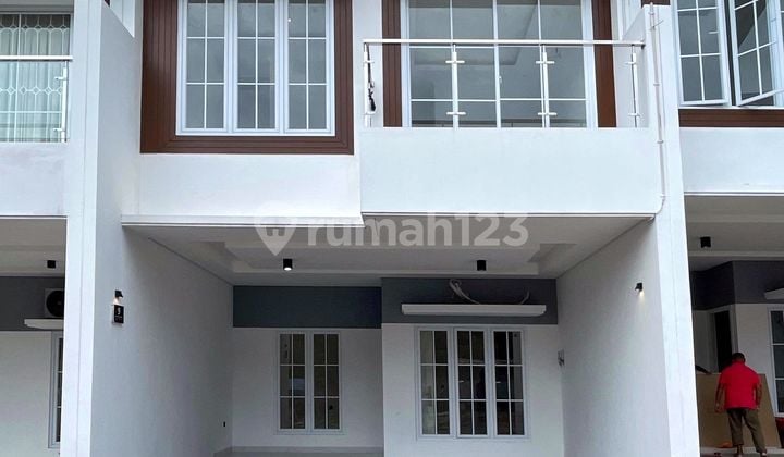 Rumah Baru Modern Dalam Cluster di Kebagusan Jakarta Selatan