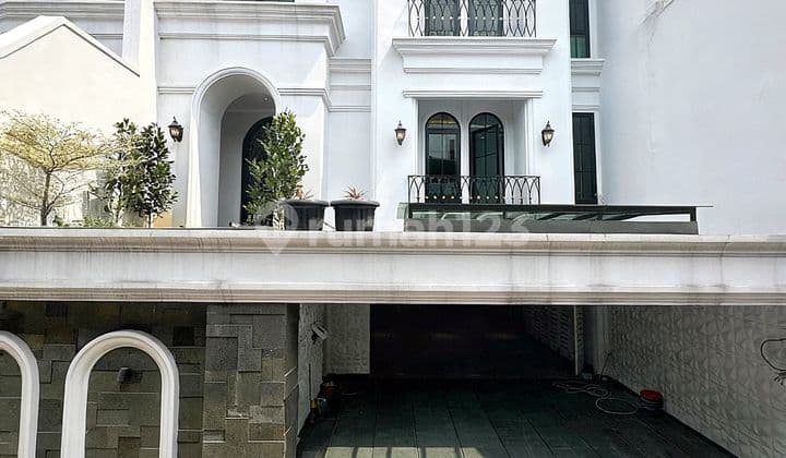 Dijual Rumah Baru Modern Classic Siap Huni di Cilandak