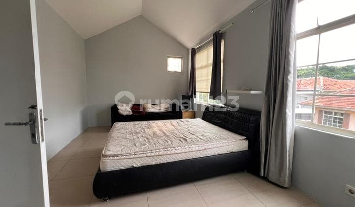 Disewakan Rumah 2 Lantai Furnished Siap Huni di Taman Ayu Lippo Karawaci
