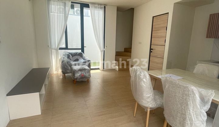 Dijual Rumah Cendana Essence Lippo Barat Semi Furnished Dekat Uph