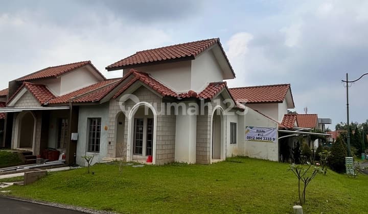 Hook House Large Rancamaya Golf Estate Sinarmasland