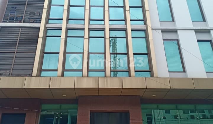 Dijual Gedung Kantor Jakarta Selatan Kebayoran Baru Parkir Luas Dekat Blok M Bebas Banjir
