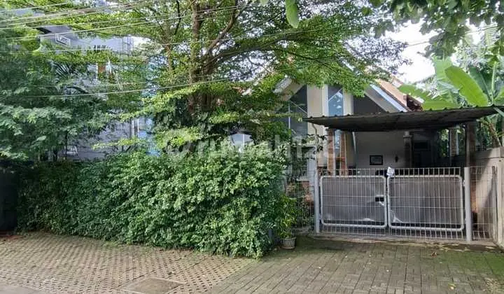 Dijual Rumah Besar Asri Dua Tanah untuk Kebun