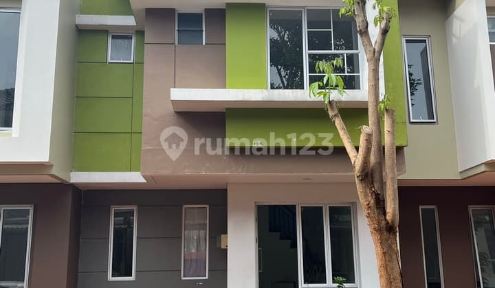 Rumah Semifurnished Stategis Rapi Siap Huni
