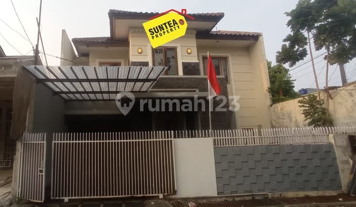 Best Deal! Premium Location House Special Price Most Comfortable Location in Senayan Bintaro