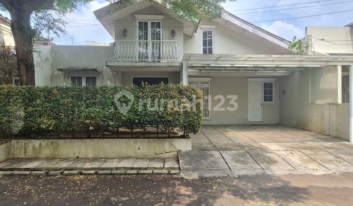 Best Deal! Rumah Classic Modern Terawat Siap Huni di Senayan Bintaro