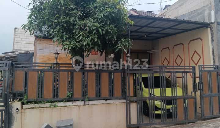 Rumah Dibawah.oasar Bandung Timur