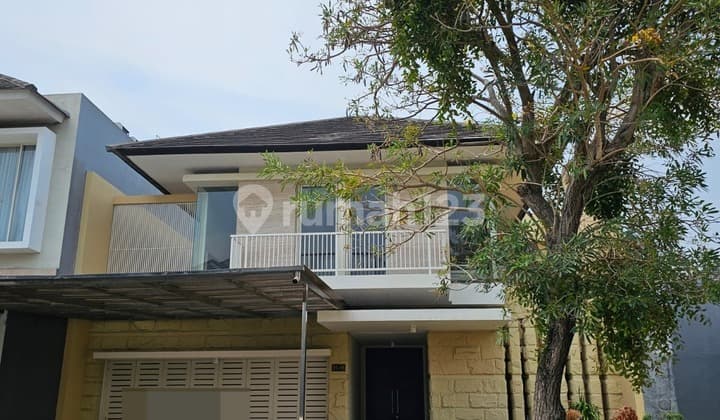 For Sale Luxury House Royal Residence Surabaya De Rosenburg Cluster SHM Ready to Occupy.