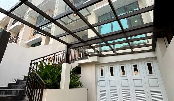 Rumah Pondok Indah Townhouse 3 Lantai SHM 4Kt Brand New