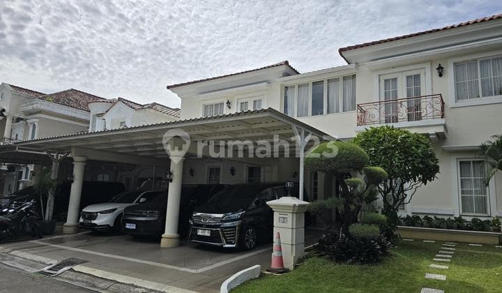 Luxury American Classic Style House with 6 Bedrooms in Karawaci