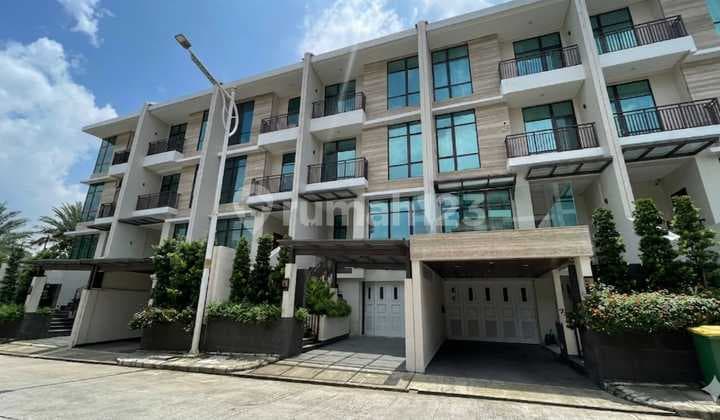 Rumah Mewah Eksklusif 4 Lantai dengan Lift di Pondok Indah Jaksel