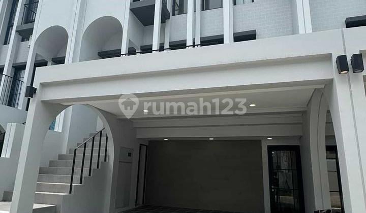 Sewa Rumah Greenwich Aether BSD 4Kt 3 Lantai Lt98m² Ev Ready