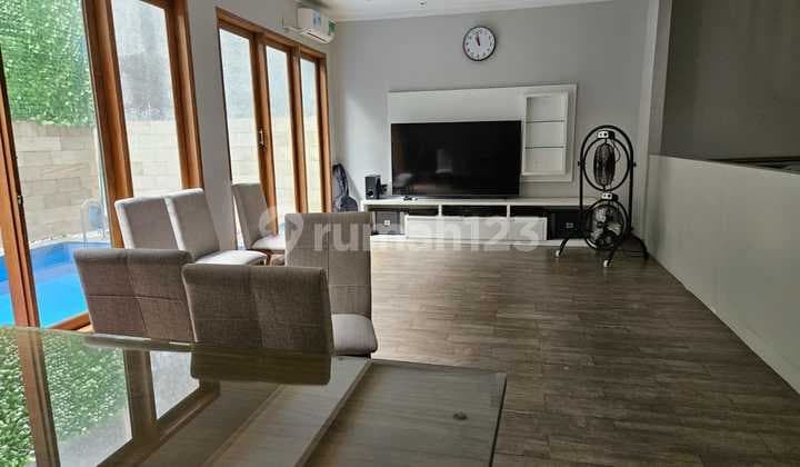 Rumah SHM Siap Huni Bangunan 2.5 Lantai Full Furnished di Bintaro