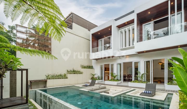 Luxurious 3Br Villa in Gianyar Ubud - Serene Environment, Private Pool & Full Service - Available Now