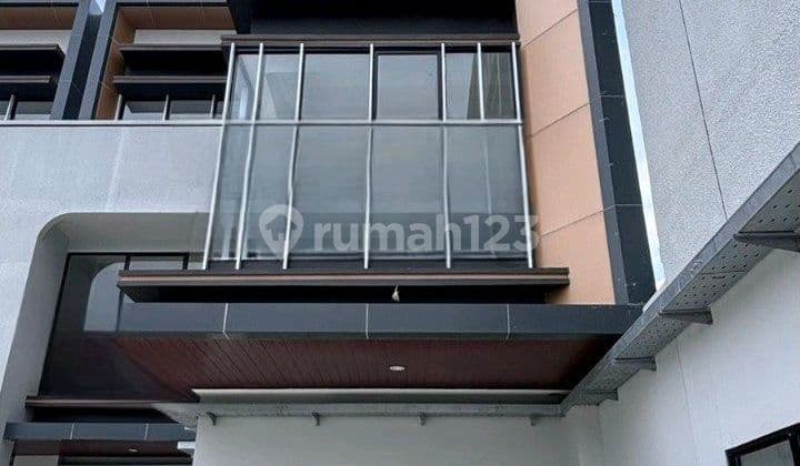 Ruko 3 Lantai Citraland One Arcade Attic Siap Pakai