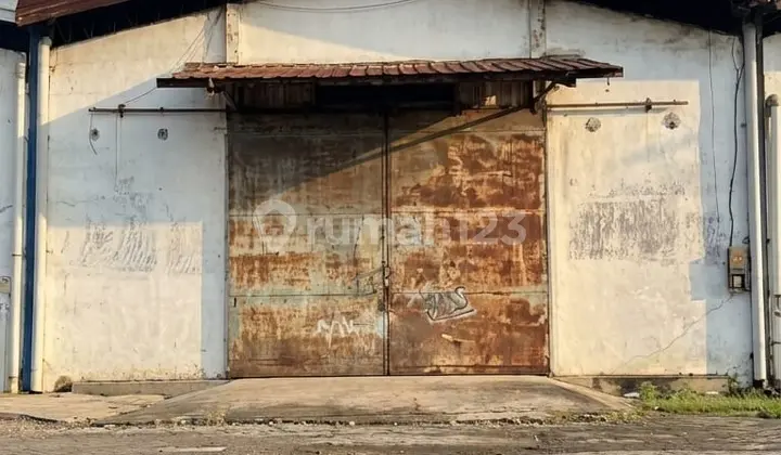 Gudang di Pergudangan Margomulyo Permai Siap Pakai