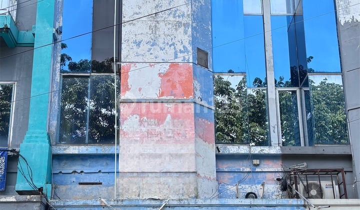 Ruko 3 Lantai Nol Jalan Raya Klampis Jaya Siap Pakai - Surabaya Timur