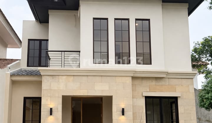 Luxury House Hook Position New Total Renovation in Legenda Wisata