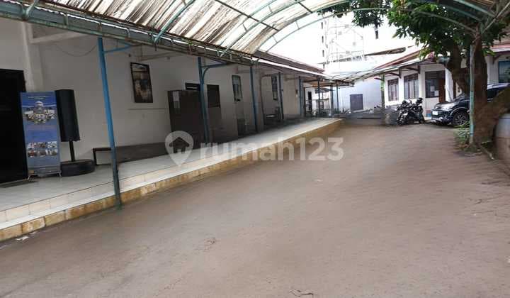 Pasar Minggu - Ragunan. Old Land and Building. Price Below Market. SHGB LT 632 M2. On Saco Street. Ragunan Pasar Minggu. South Jakarta.