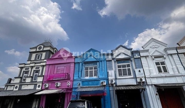 Dijual Ruko 2,5 Lantai Siap Pakai di Graha Raya - Lokasi Strategis, Potensi Usaha Tinggi!