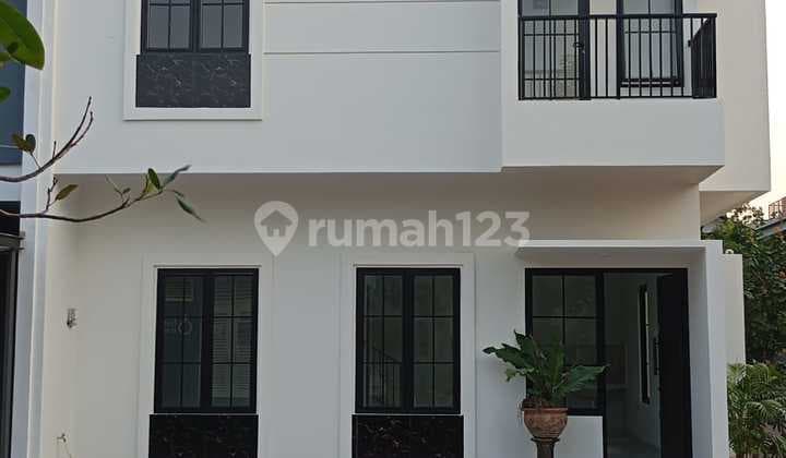 For Sale Brand New Hook House in Kireina Nusaloka BSD