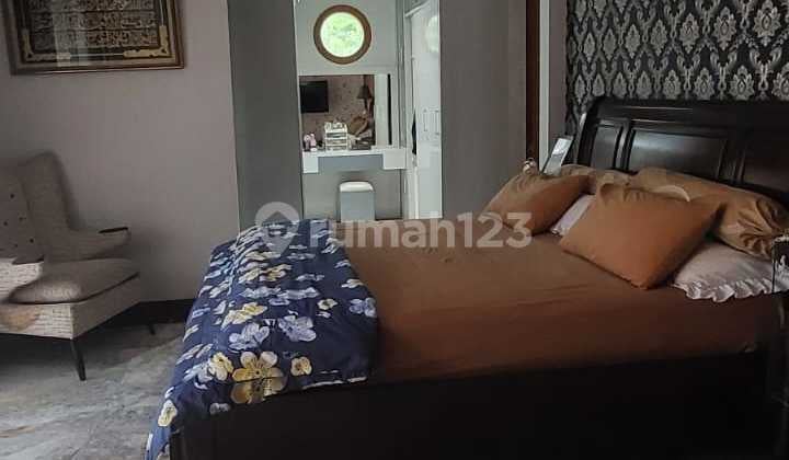 Luxury House Sector 9 Building 350 m² Swimming Pool (Sp 0220 Ia)