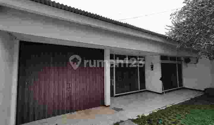 Dijual Rumah Lama Cocok Kost dan Usaha di Palmerah Jakarta Barat