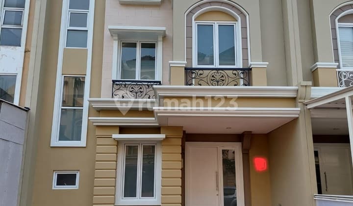 Rumah Siap Huni 3 Lantai di Samara Village Gading Serpong