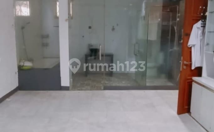 Dekat Akses Tol, 2 Lantai, SHM, Dekat Tempat Wisata, Bebas Banjir,