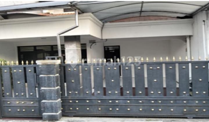 Di Jual Rumah Siap Huni, Kondisi Bagus, Bebas Banjir, Dekat Bayak Fasilitas, Lokasi Strategis, Dekat Akses Tol