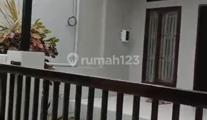 Translated to English: For Sale: 1-Story House, Ready to Move In, Good Condition, Negotiable, Strategic Location Near Main Road, Close to Many Facilities