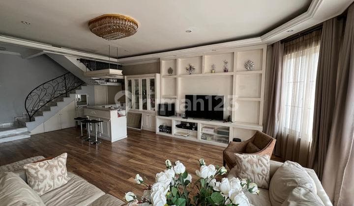 Pik - Rumah Mewah 3,5 Lantai Fully Furnished