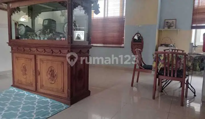 PIK 1 - 3-Story Mediterranean House on Boulevard, Fully Furnished
