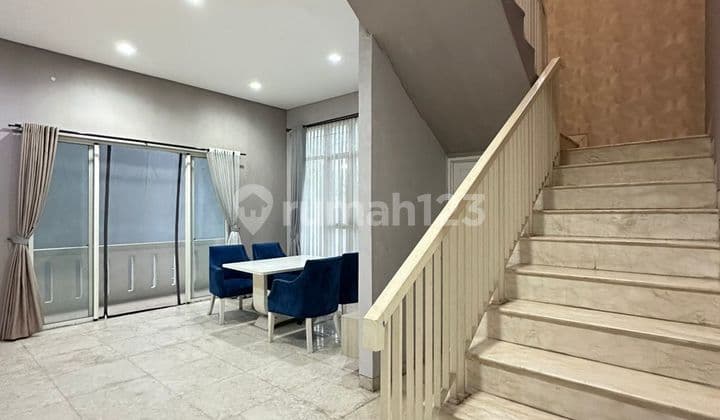 Pik - Murah Rumah Hoek Crown