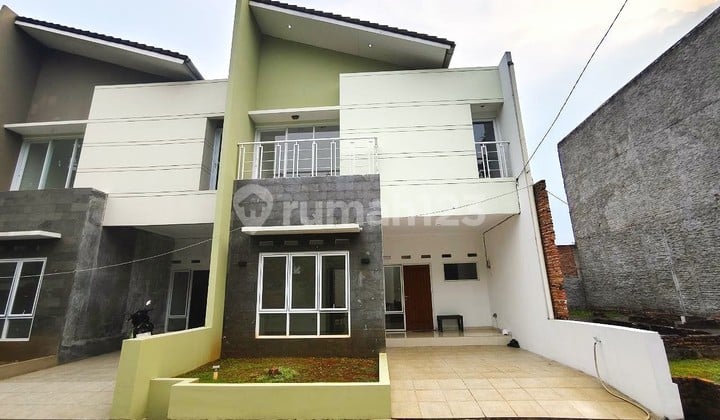 Rumah Baru Full Bata Merah Dalam Cluster yang Nyaman, Selangkah Tol Jatikarya