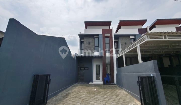 Rumah Siap Huni, Dekat Masjid, Selangkah Plaza Pondok Gede