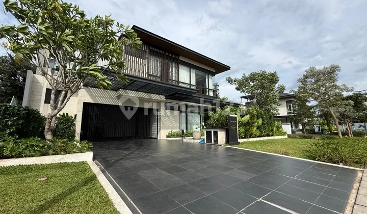 A House Surrounded by an Exclusive Luxury Golf Area in Cimanggis Cibubur