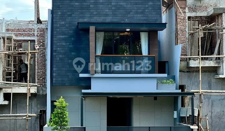 Rumah Mewah Riverside 3 Lantai Rooftop Cibubur Brand New House