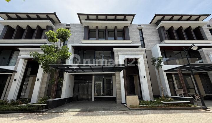 Rumah Mewah Minimalis Siap Huni di Cilandak Akses Pusat Kota Pinggir Jalan Raya Utama 4 Lantai