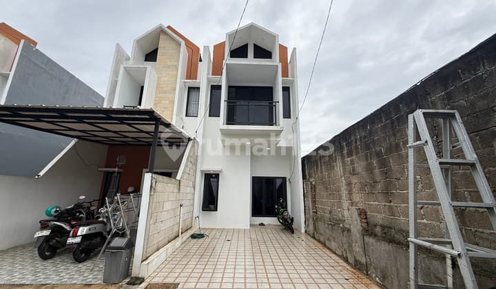 Rumah 2 Lantai Jakarta Timur Cilangkap Dekat LRT Ciracas