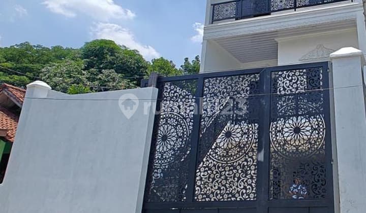 Rumah Siap Huni 4 Lantai Private Lift & Private Pool Dekat Tol