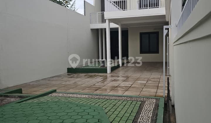 Rumah Siap Huni Cibubur Nempel LRT Harjamukti