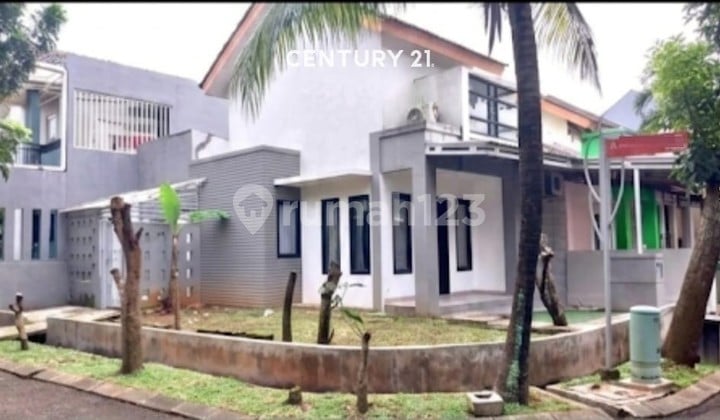 Cheap Rent Semi Furnished Corner House in Graha Bintaro