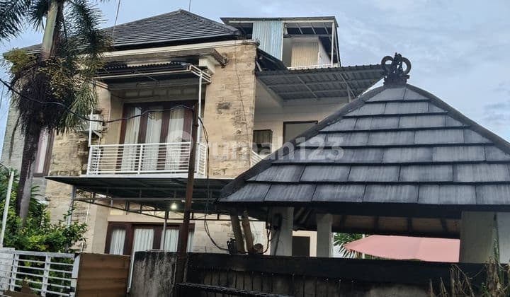 Dijual Villa Lantai 3 & 2 Lokasi Muding Indah Kerobokan Badung Bali