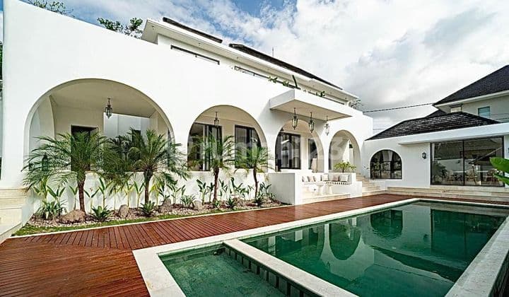 Dijual Villa Modern Mediterania di Berawa Canggu Bali