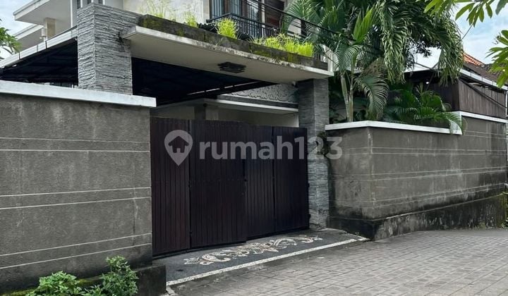 Premium Luxury House for Sale, 2nd Floor, Located on Jalan Smki Batubulan, Gianyar, Bali