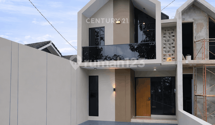 Cr Rumah 2Lt dan Furnished Dekat Stadion Maguwoharjo Hanya 2 Unit