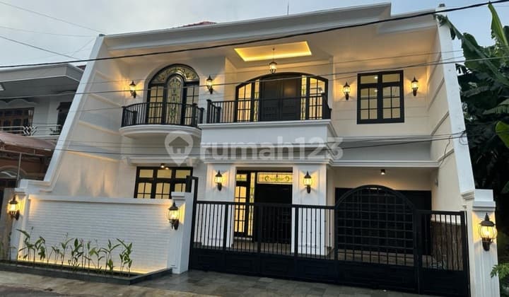 A145. Dijual Rumah Baru Gress Colonial Modern Style (2 Lantai) Manyar Kertoadi