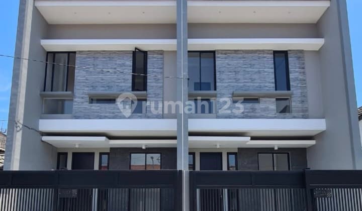 A035. Dijual Rumah Baru Modern Minimalis Klampis Semolo