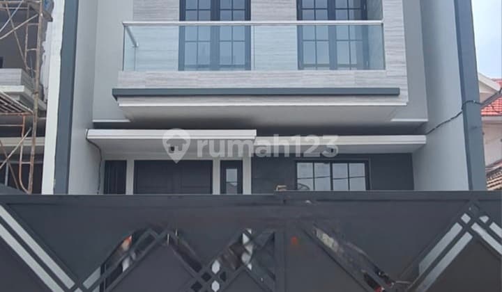 A070. Dijual Rumah Baru Gress Manyar Kertoadi